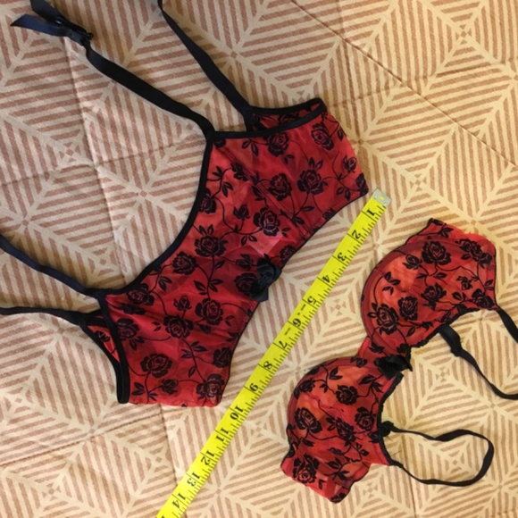 GORGEOUS Delicate red and black mesh flocked bra and garter set, 34B, small - Picture 3 of 10